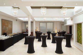 Grand Hotel Vilnius, Curio Collection By Hilton