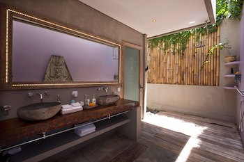 Blue Karma Dijiwa Seminyak