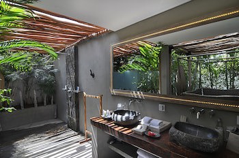 Blue Karma Dijiwa Seminyak