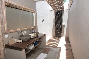 Blue Karma Dijiwa Seminyak