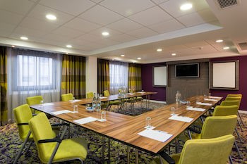 Holiday Inn Express Harlow, An Ihg Hotel