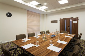 Holiday Inn Express Harlow, An Ihg Hotel