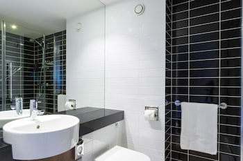 Holiday Inn Express Harlow, An Ihg Hotel