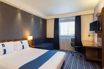Holiday Inn Express Harlow, An Ihg Hotel