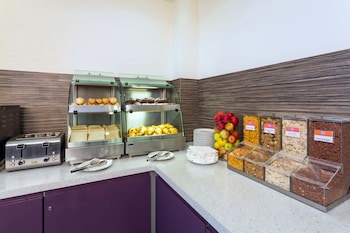 Holiday Inn Express Harlow, An Ihg Hotel