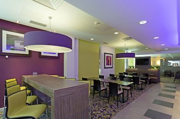 Holiday Inn Express Harlow, An Ihg Hotel