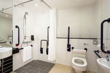 Holiday Inn Express Harlow, An Ihg Hotel