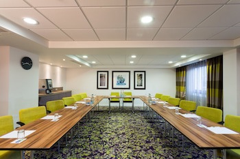 Holiday Inn Express Harlow, An Ihg Hotel