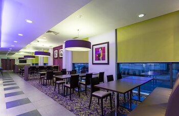 Holiday Inn Express Harlow, An Ihg Hotel