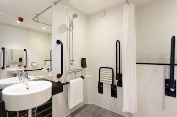 Holiday Inn Express Harlow, An Ihg Hotel