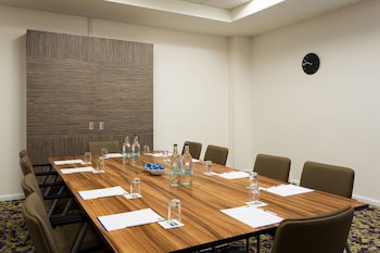 Holiday Inn Express Harlow, An Ihg Hotel
