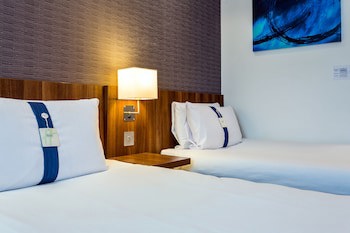 Holiday Inn Express Harlow, An Ihg Hotel