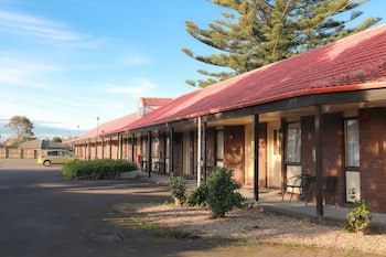 Airport Manor Inn