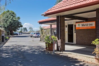 Airport Manor Inn