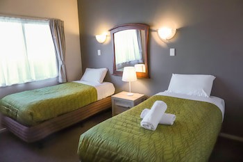 Airport Manor Inn