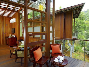 Niraamaya Cardamom Club