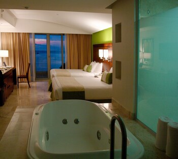 Azul Ixtapa Grand All Inclusive Suites & Spa