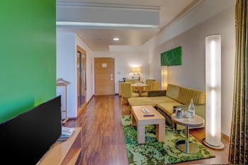 Al Khoory Executive Hotel fotoğrafı