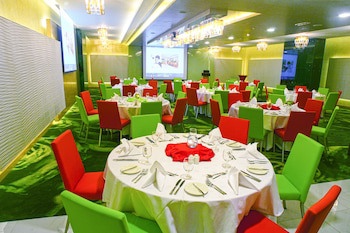 Al Khoory Executive Hotel