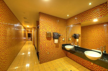 Al Khoory Executive Hotel
