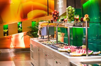 Al Khoory Executive Hotel