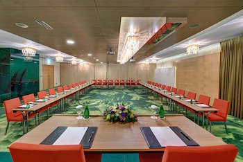 Al Khoory Executive Hotel