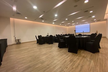 Wyndham Concepcion Pettra