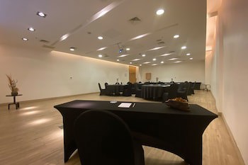 Wyndham Concepcion Pettra