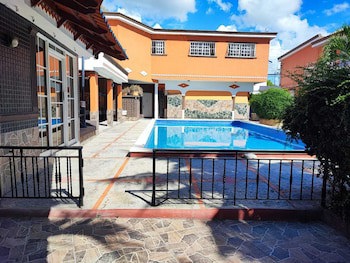 Hotel Villa Capri Salon & Spa