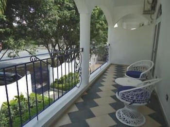 Hotel Villa Capri Salon & Spa