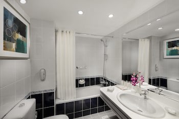 Savoy Central Hotel Apartments fotoğrafı