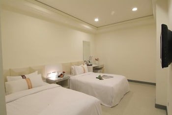 Giant Rich King Plaza Hotel
