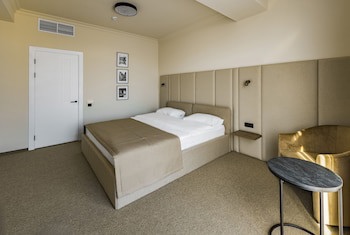 Regency Hotel