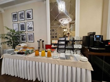 Regency Hotel
