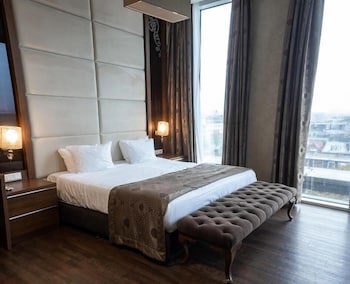 Grand Hotel Downtown