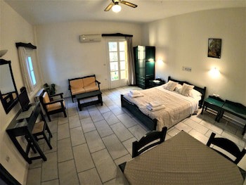 Studios Vrettos
