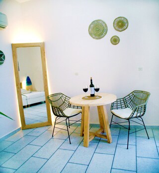 Studios Vrettos