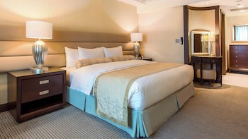 Crimson Hotel Filinvest City Manila