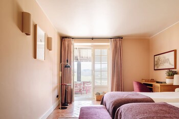 Quinta Nova Luxury Winery House