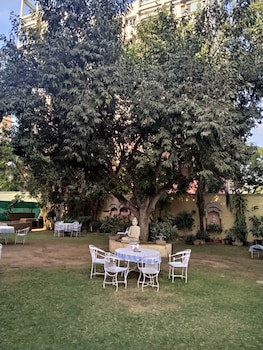 Anuraag Villa