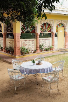 Anuraag Villa