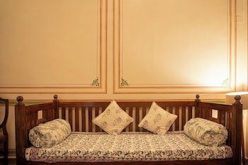 Anuraag Villa
