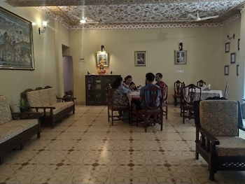 Anuraag Villa