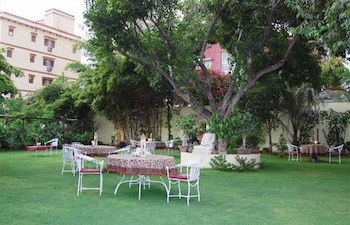 Anuraag Villa