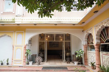 Anuraag Villa