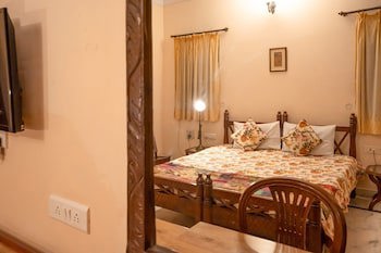Anuraag Villa