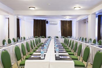 Maru Maru Hotel