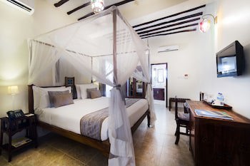 Maru Maru Hotel