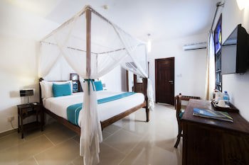 Maru Maru Hotel