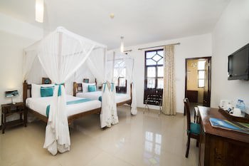 Maru Maru Hotel